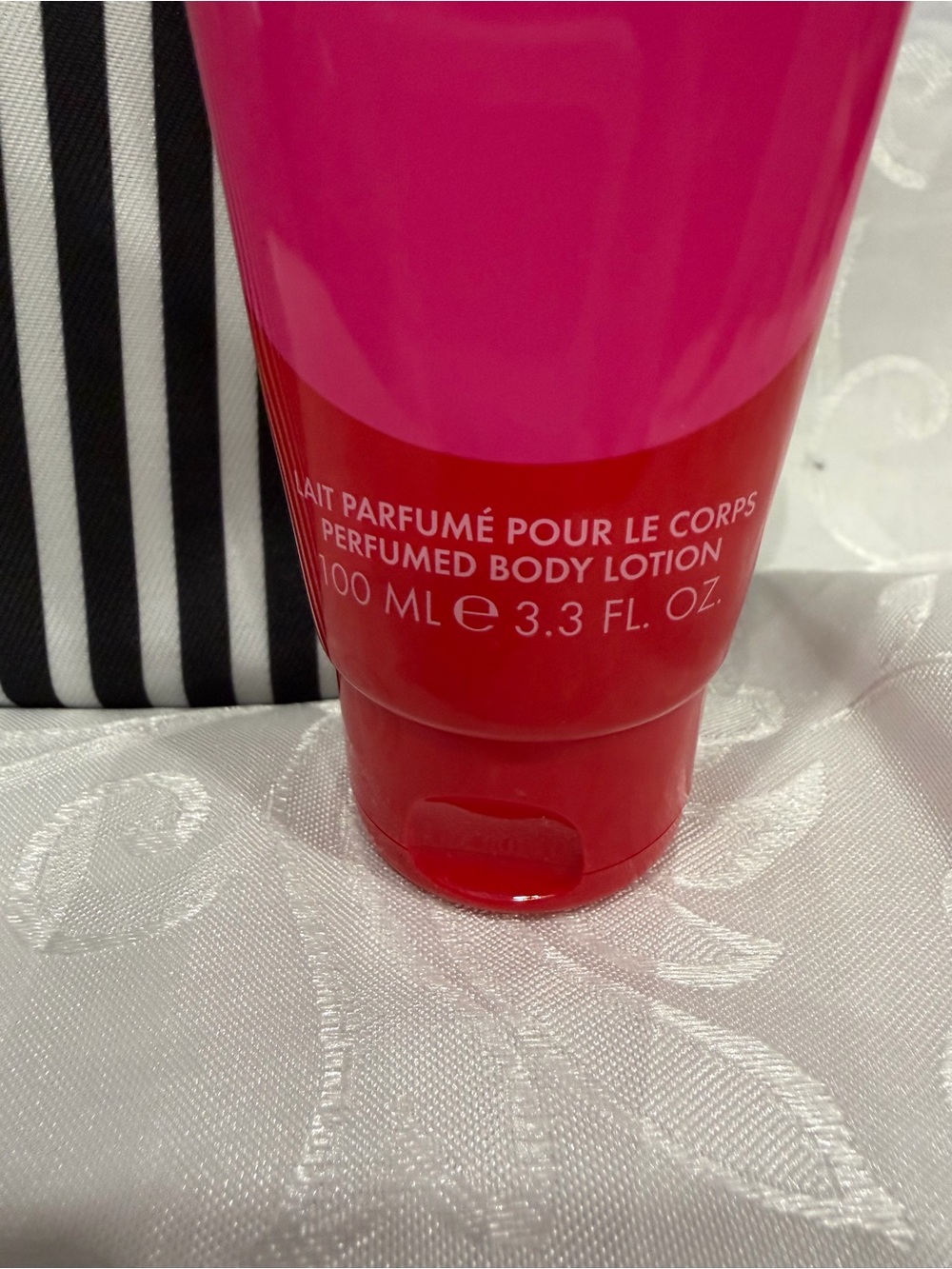 kate spade Cosmetic Bag and Cherie Perfumed Lotion. New - Picture 3 of 6